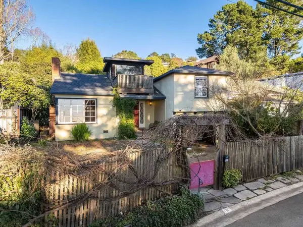 111 Fairlawn Dr, Berkeley, CA 94708