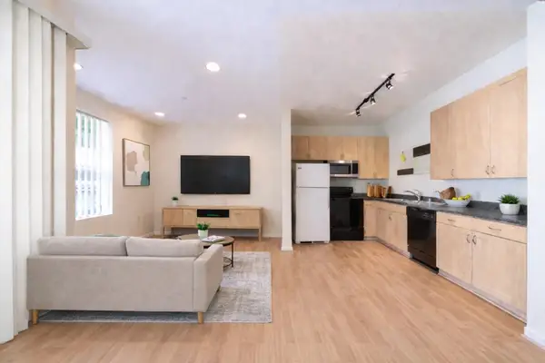 1121 40th St #3202, Emeryville, CA 94608