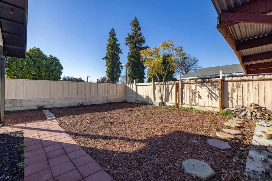 592 Willow Ave, Hayward, CA 94541 - Image #2
