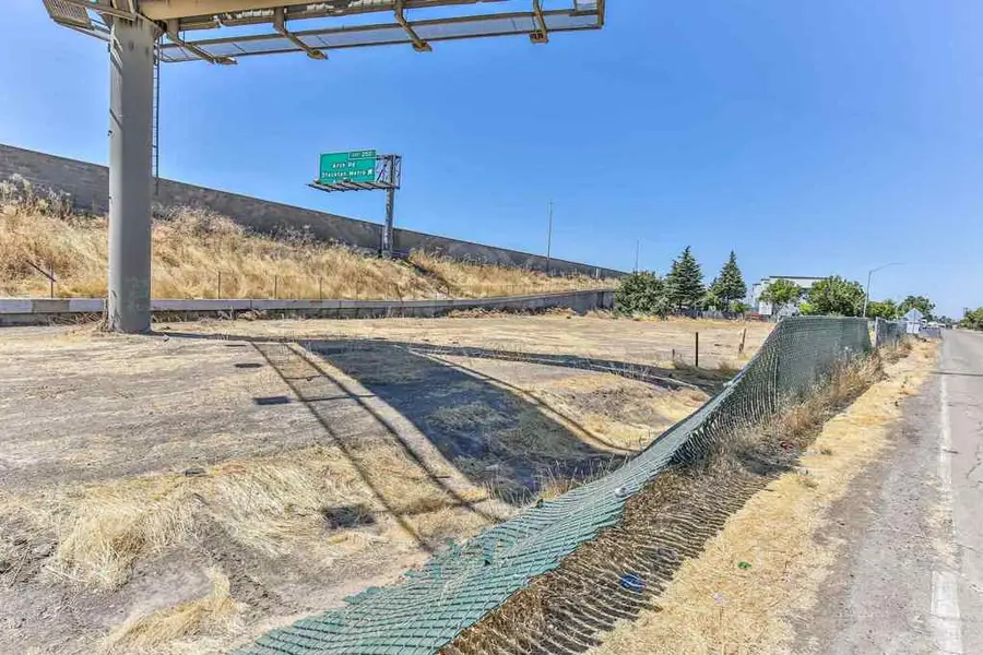 5133 S St Rt 99 W Frontage Rd, Stockton, CA 95212 - #3