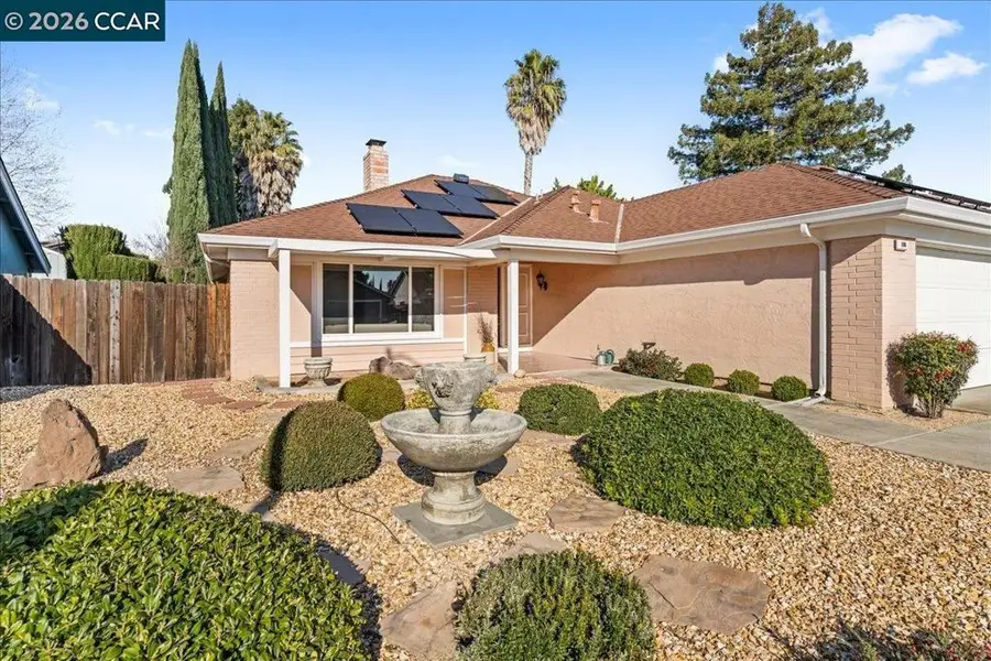 106 Oakmeade Ct, Vacaville, CA 95687 - Image #2