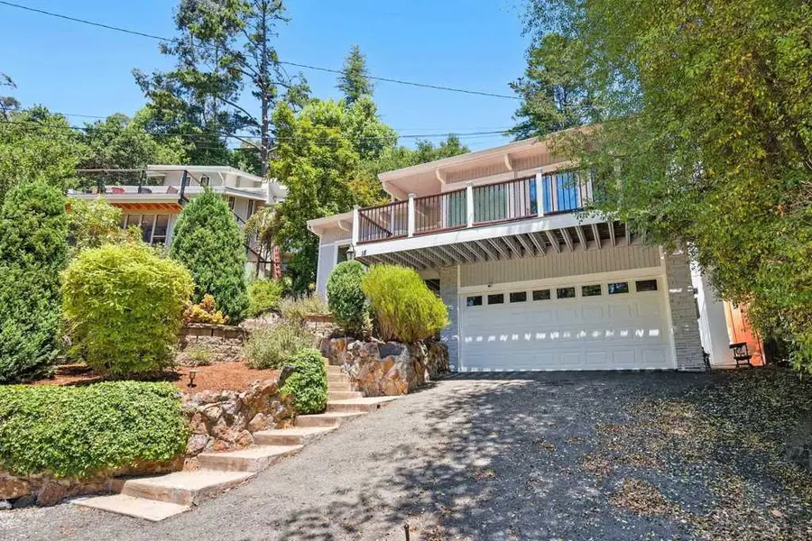 18 Conrad Ct, Oakland, CA 94611 - Image #2