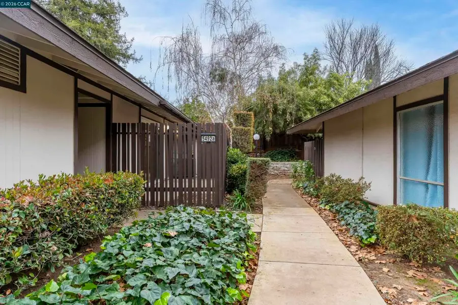 5492 Roundtree Dr #A, Concord, CA 94521 - #3
