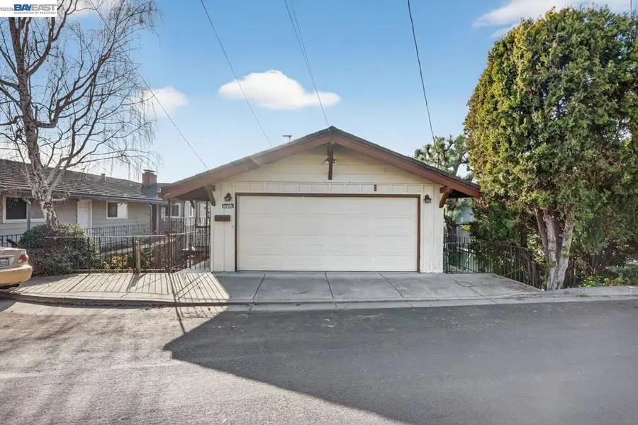 16605 Rolando Ave, Castro Valley, CA 94578 - #3