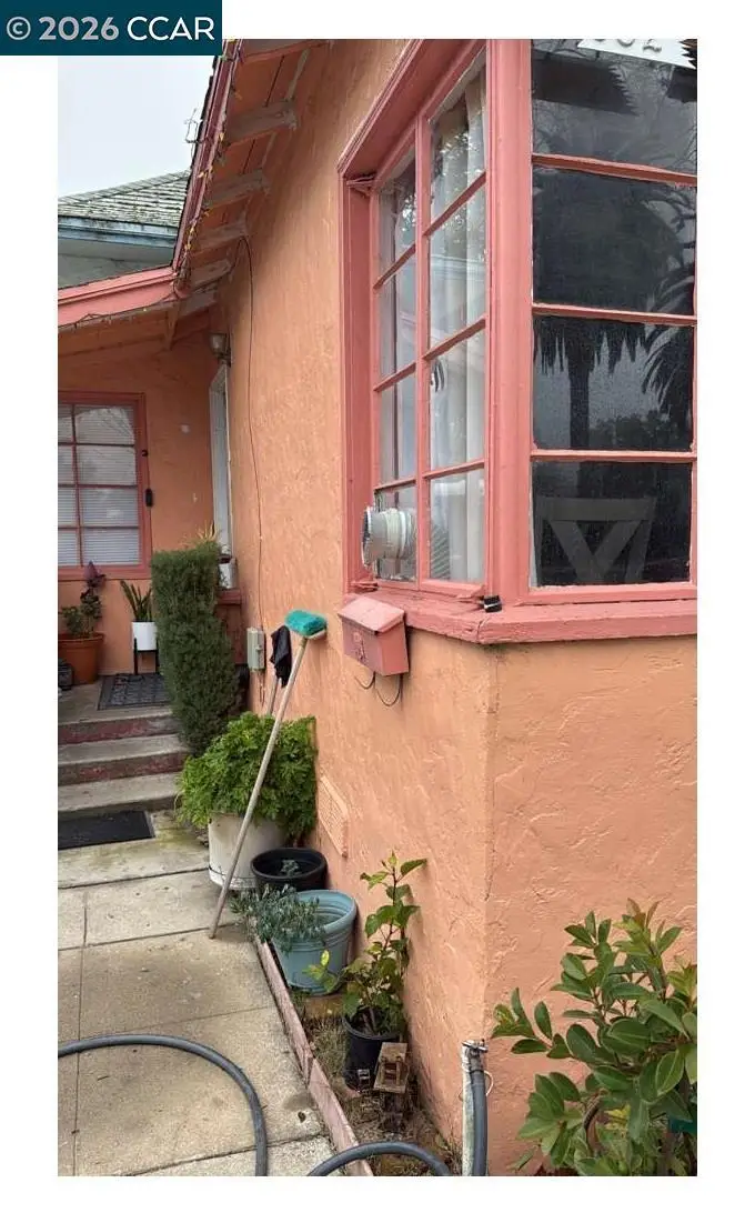 632 W 25th St, Merced, CA 95340 - Image #2