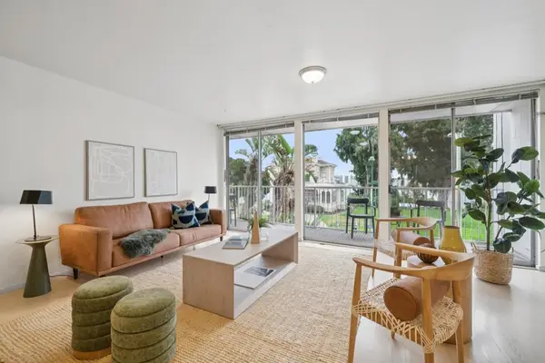 1425 Lakeside Dr #201, Oakland, CA 94612