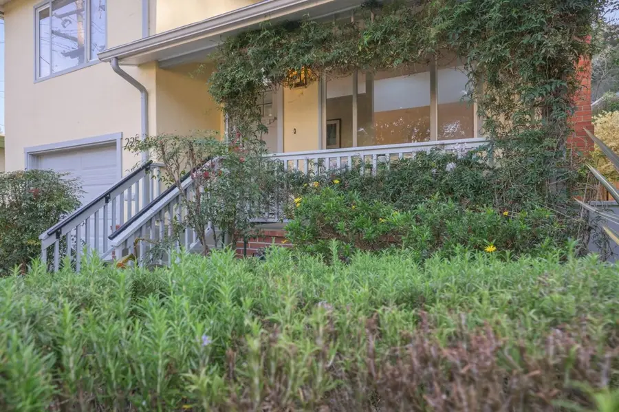 225 225 E Richmond Ave, Richmond, CA 94801 - #2