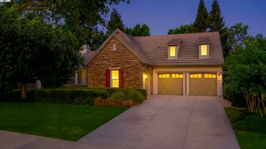 1993 Fairway Oaks Dr, Ripon, CA 95366 - #2