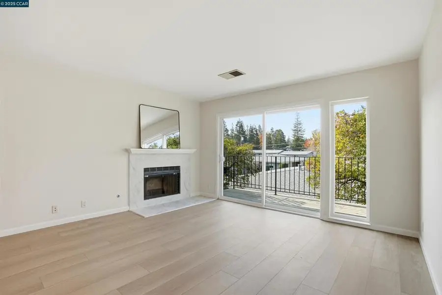 1077 Wesley Ct #7, Walnut Creek, CA 94597 - Image #2