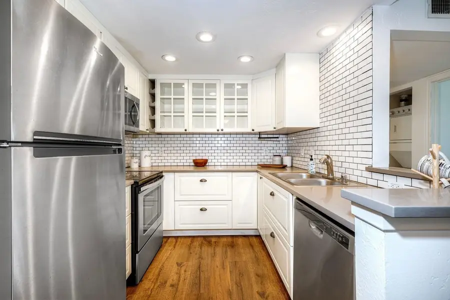 4402 Mentone St #304, San Diego, CA 92107 - #2