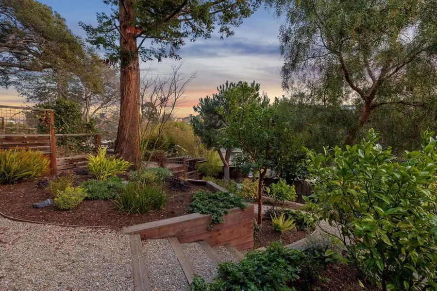 681 681 Santa Ray Ave, Oakland, CA 94610 - #3