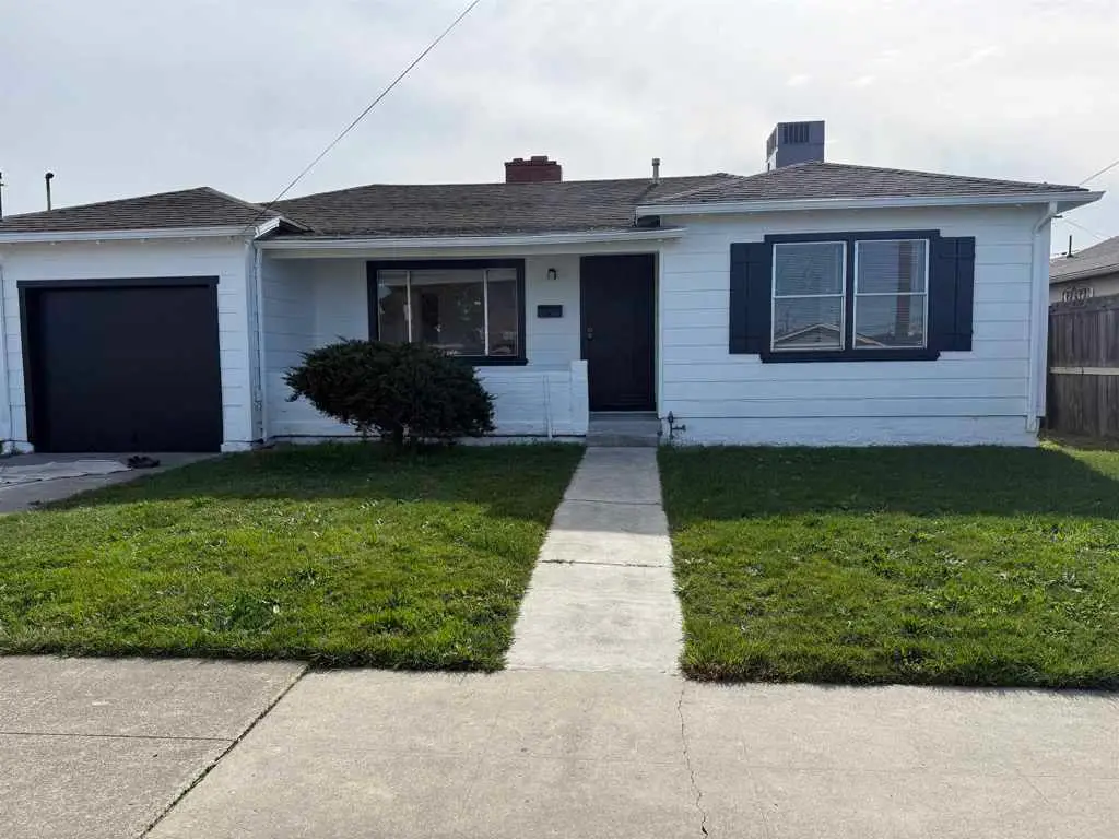 812 812 Maine Ave, Richmond, CA 94804 - Image #1