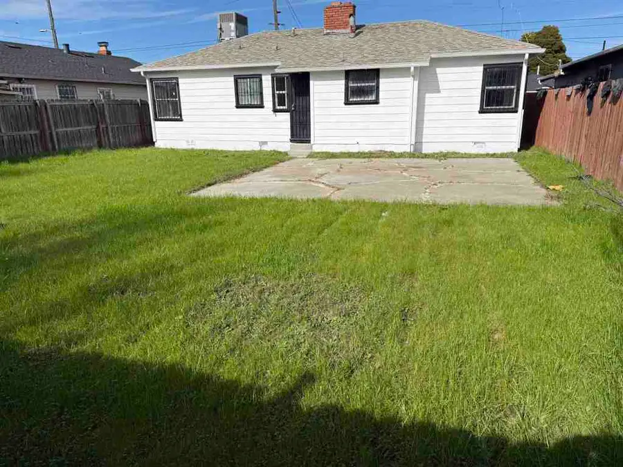 812 812 Maine Ave, Richmond, CA 94804 - Image #2
