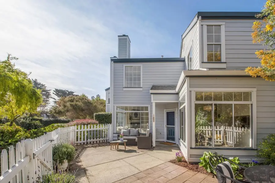 319 319 Commodore Dr, Richmond, CA 94804 - Image #2