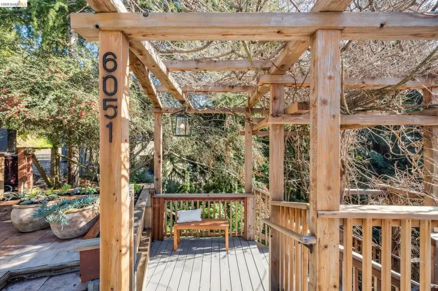 6051 6051 Westover Dr, Oakland, CA 94611 - #2