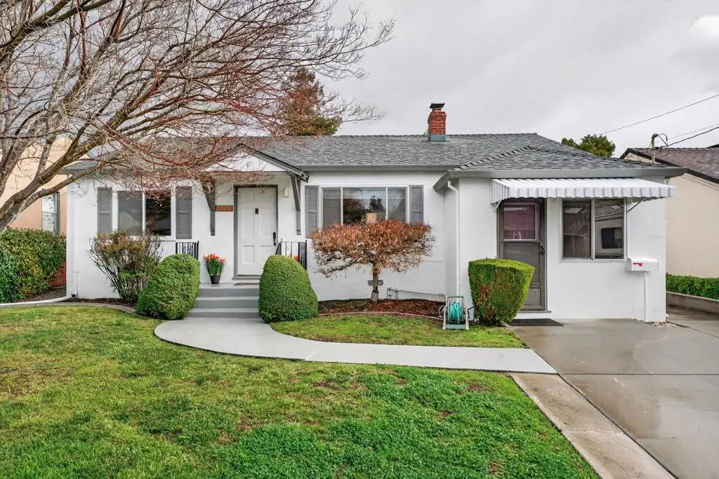 22079 Queen St, Castro Valley, CA 94546 - #1