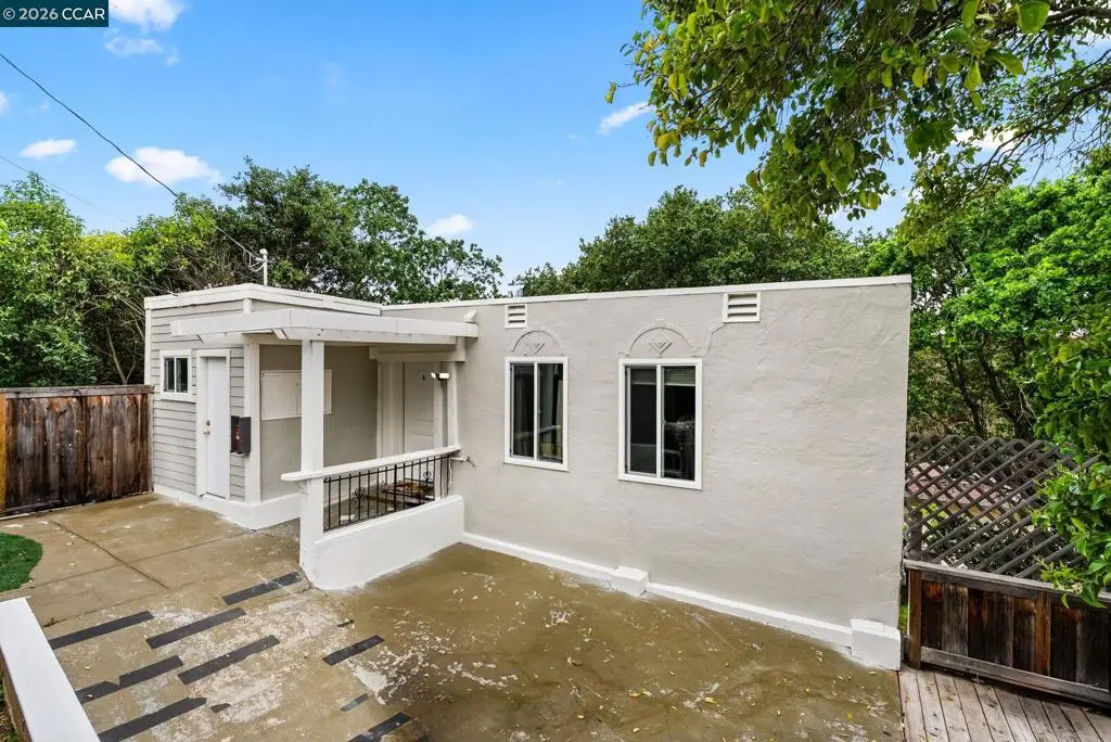 2220 S Crest Ave, Martinez, CA 94553 - #1