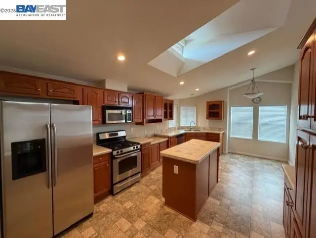 407 407 Santa Monica, San Leandro, CA 94579 - #2