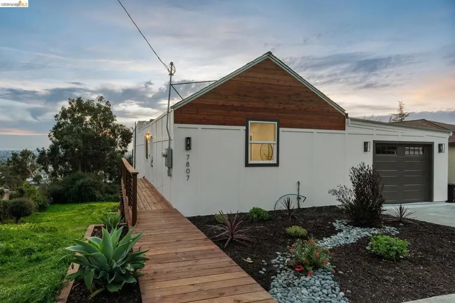 7807 7807 Outlook Ave, Oakland, CA 94605 - #2