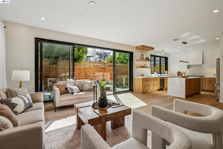 1142 1142 Dwight, Berkeley, CA 94702 - #2