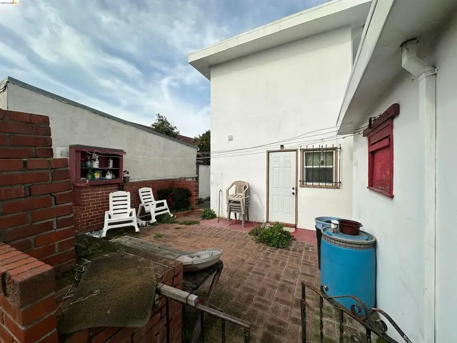 2050 2050 102nd Ave, Oakland, CA 94603 - #3