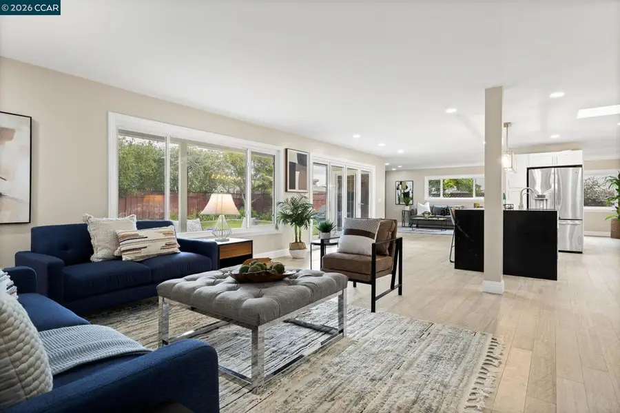 875 Brittany Ln, Concord, CA 94518 - #2