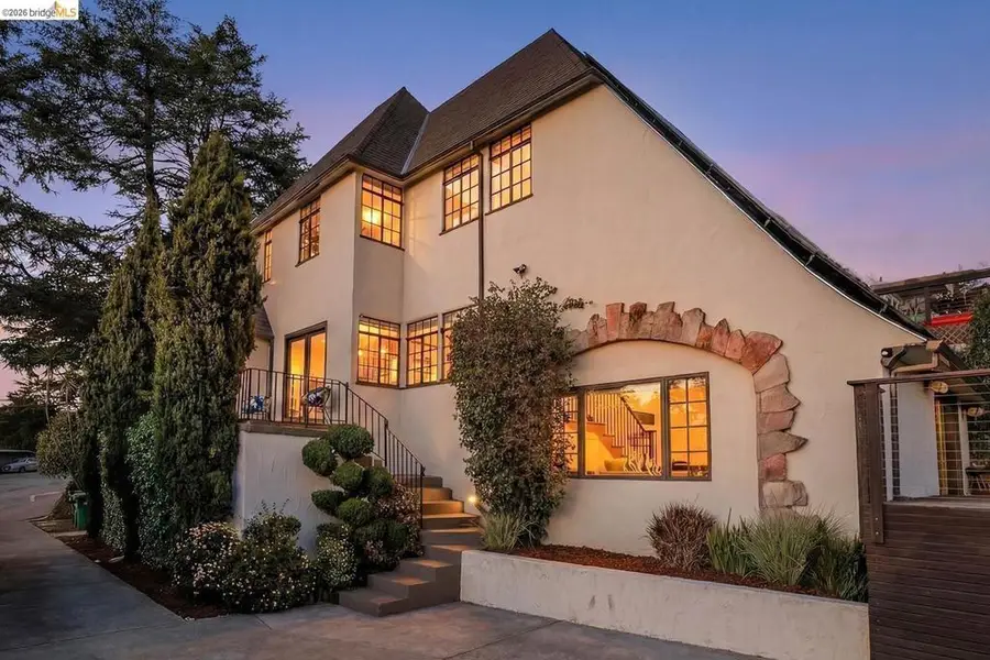 6344 6344 Snake Rd, Oakland, CA 94611 - #2