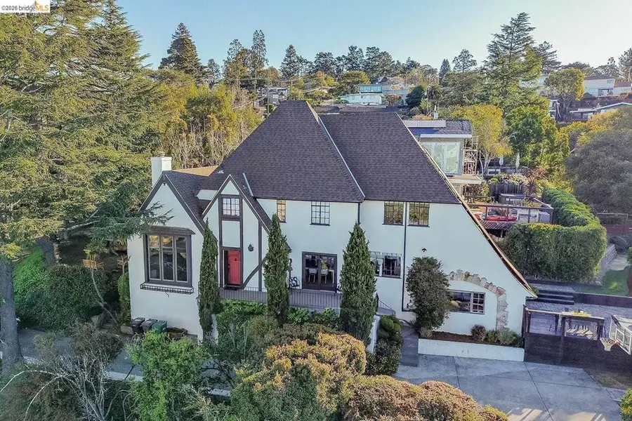 6344 6344 Snake Rd, Oakland, CA 94611 - #3