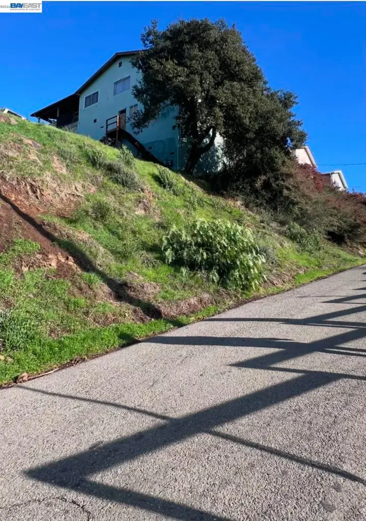 8712 8712 Burr St, Oakland, CA 94621 - #3