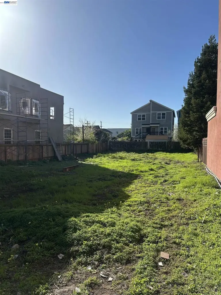 3223 3223 Filbert, Oakland, CA 94608 - #1