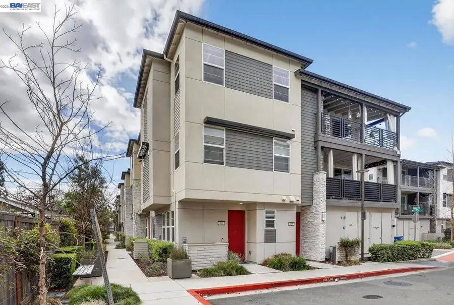 411 411 Rhythm Ln, Hayward, CA 94544 - #2