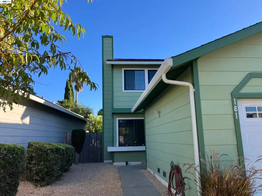 181 Yachtsman Dr, Vallejo, CA 94591 - #2
