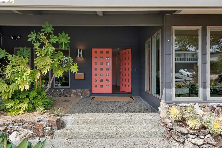 7919 Phaeton Dr, Oakland, CA 94605 - #3