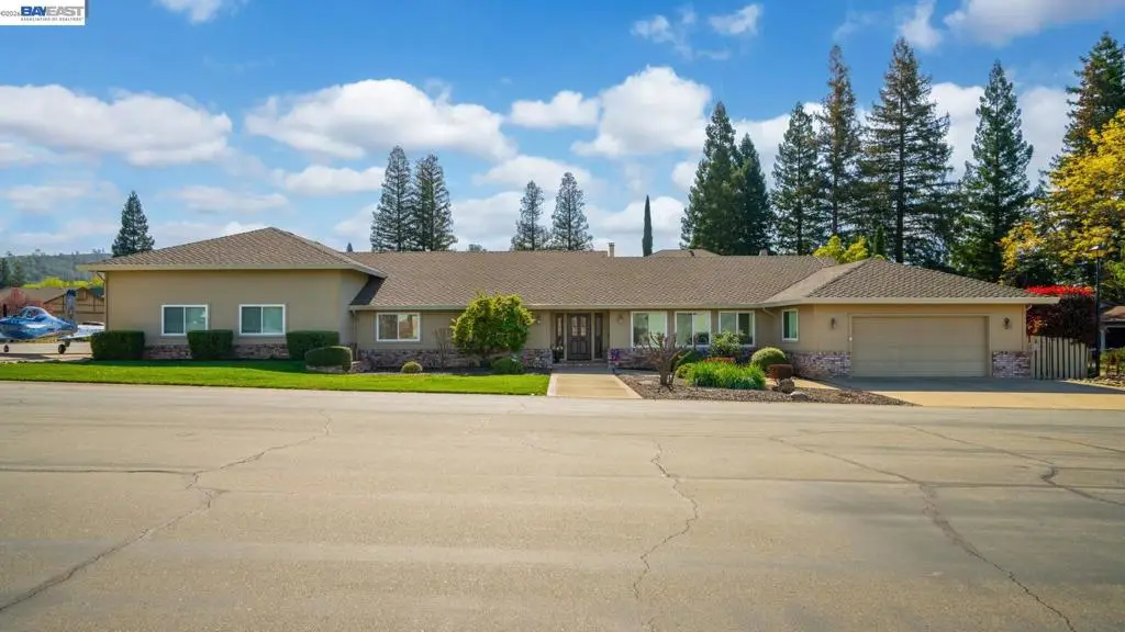 3188 Bonanza Dr, Cameron Park, CA 95682 - #1