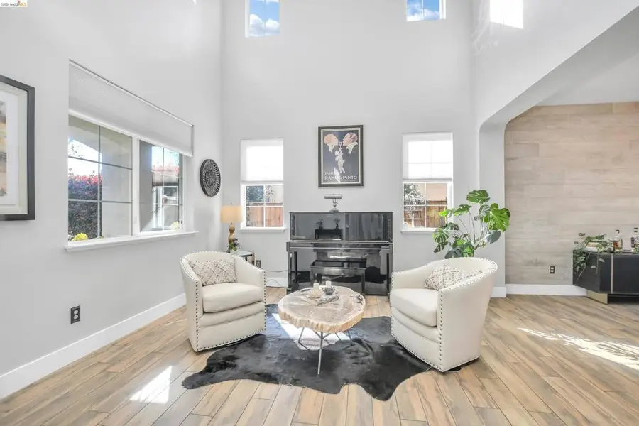 2037 Newton Dr, Brentwood, CA 94513 - #2