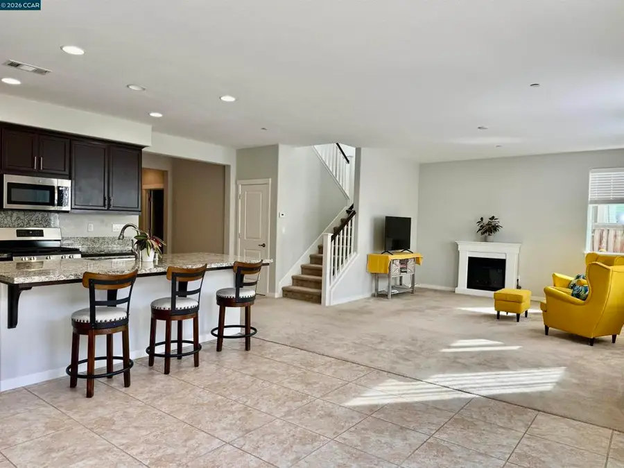 307 Birmingham Ct, Fairfield, CA 94534 - #2