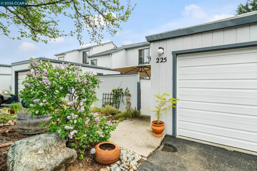 225 Woodside Ct, Grass Valley, CA 95945 - #3