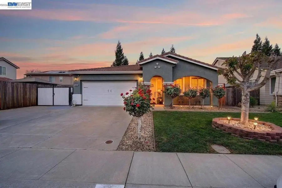 469 Monte Oro St, Manteca, CA 95337 - #2