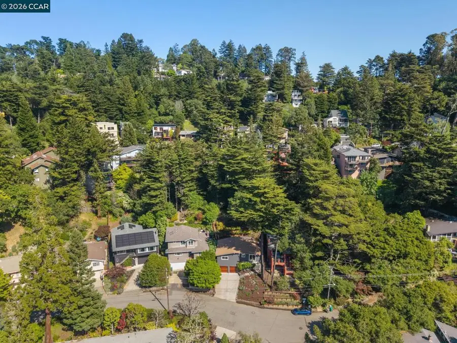 6728 Aitken Dr, Oakland, CA 94611 - #2