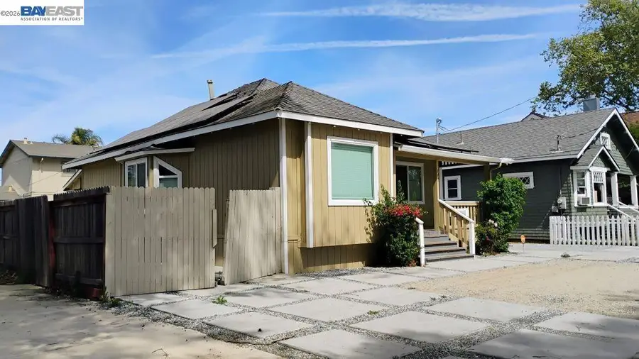 742 4th St, Hollister, CA 95023 - #3