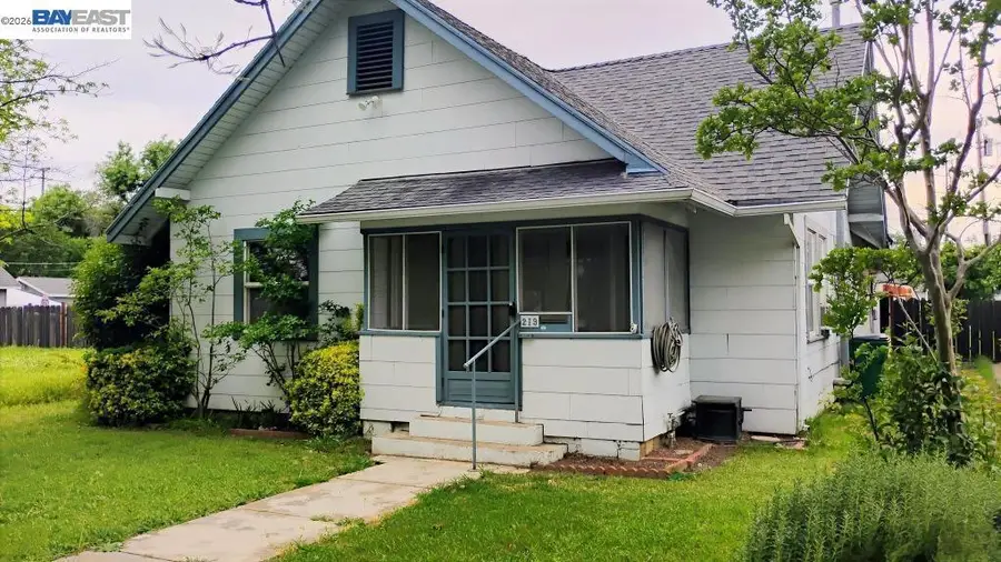 219 S Culver St, Willows, CA 95988 - #2