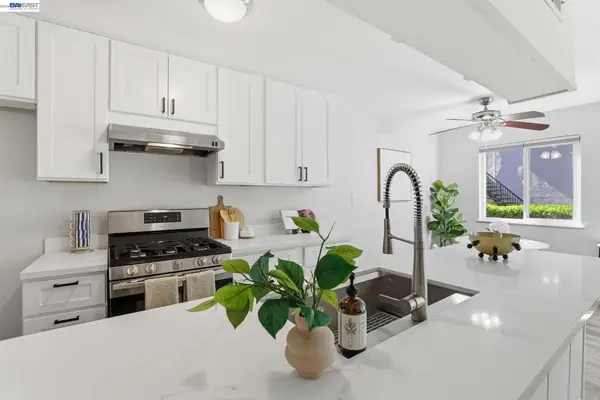 2216 Segundo Ct #2, Pleasanton, CA 94588