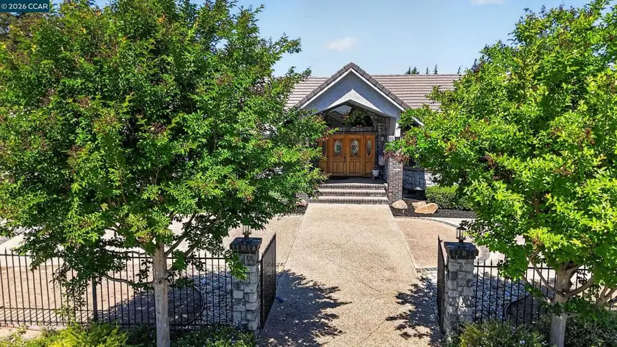 139 Loren Ln, Oakley, CA 94561 - #2