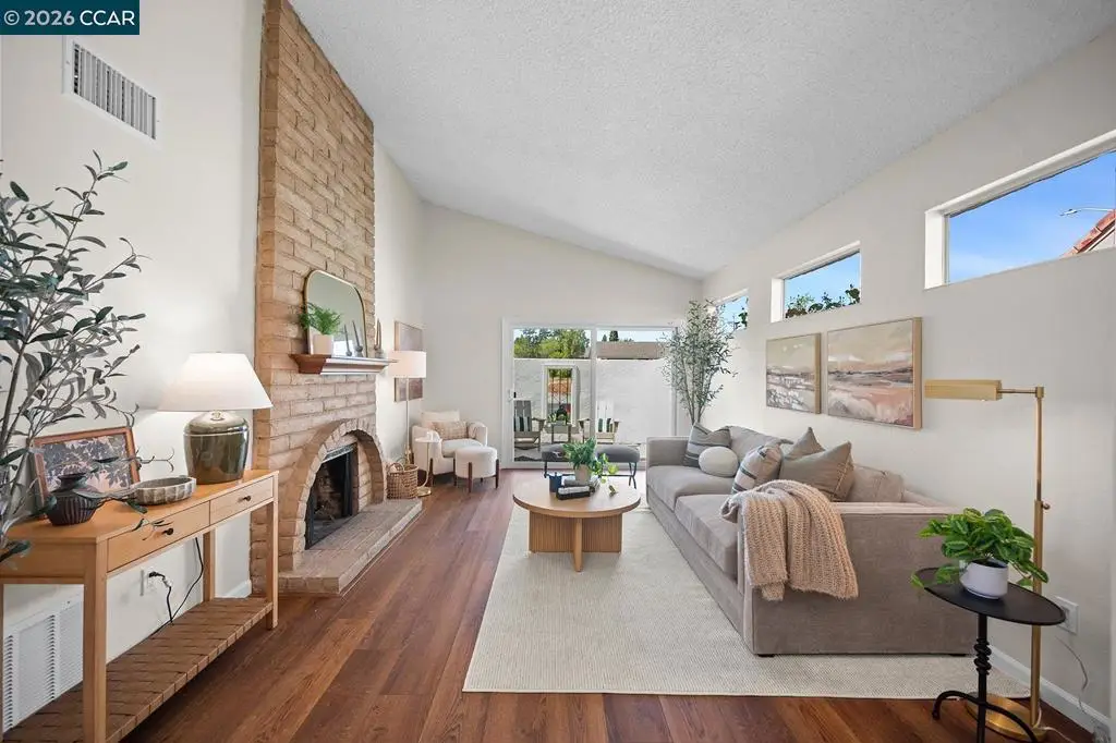 425 Glacier Dr, Martinez, CA 94553 - #1