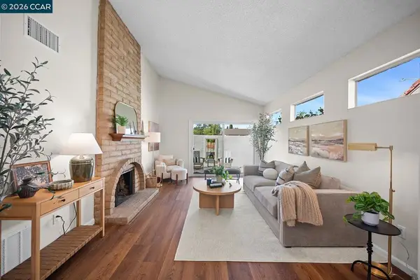 425 Glacier Dr, Martinez, CA 94553