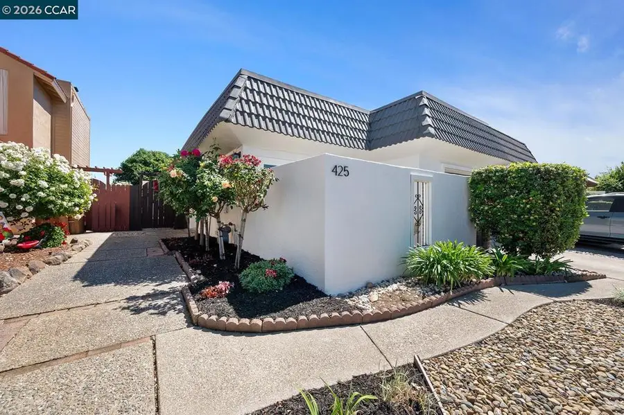 425 Glacier Dr, Martinez, CA 94553 - #3