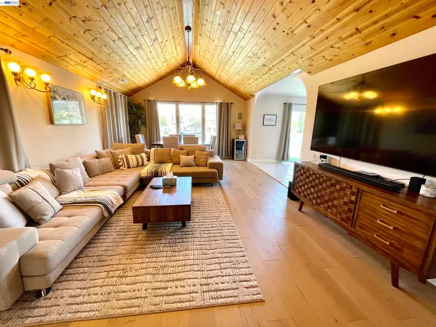 668 Keys Blvd., Clearlake Oaks, CA 95423 - #3