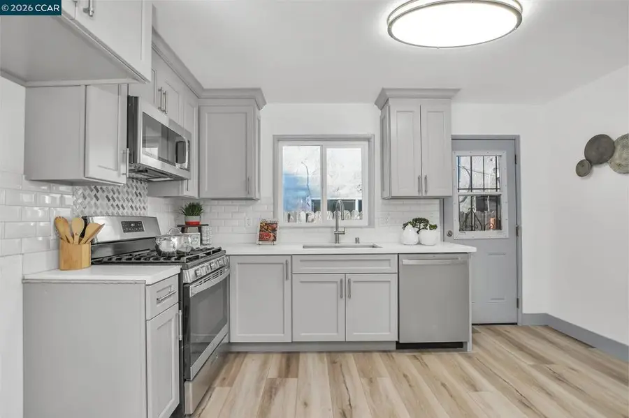 438 S 9th St, Richmond, CA 94804 - #2