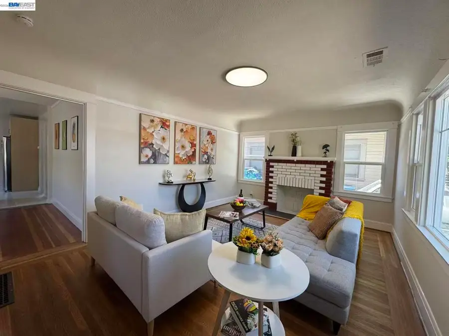 318 E Pine St, Stockton, CA 95204 - #3