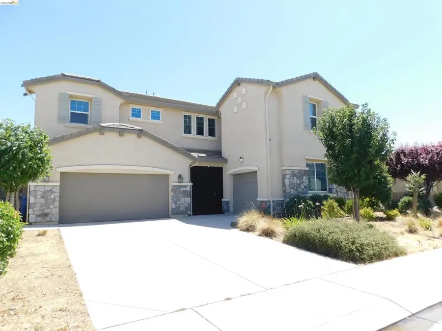 1090 Lavender St, Manteca, CA 95337 - #2